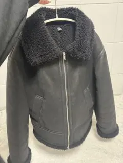 ZARA ブラックレザージャケット シェルパ襟付き - メルカリ