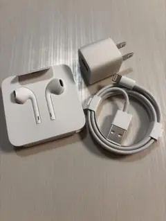 Apple純正 USBアダプタ ＆ ライトニングケーブル ＆ イヤホン