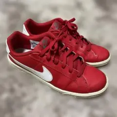 NIKE レッド スニーカー