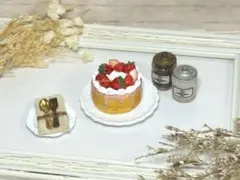 ミニチュアスイーツ♡いちごデコレーションシフォンケーキ♡樹脂粘土♡ミニチュア
