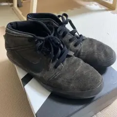 Nike ブラック スエード スニーカー