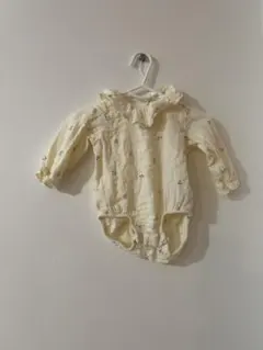 花柄ロンパース 2-4M クリーム色