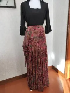 【✨美品✨】フラメンコ フレアロングスカート薔薇柄（ブラウン）