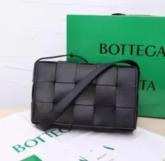 黒ショルダーバック