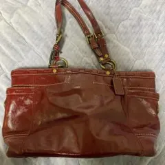 COACH レザーバック赤