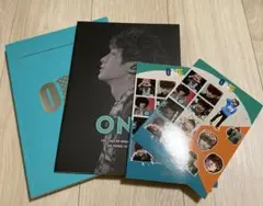 B1A4 ジニョン　非売品　写真集 グループB1A4出身の俳優ジニョンが独歩的な雰囲気を漂わせた。ライフ