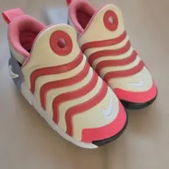 新品タグ付き　Nike ストライプデザイン スニーカー