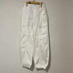 ホワイト カーゴパンツ バックポケット付き