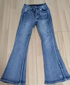 【one way】フレアデニムパンツ 美脚 ストレッチ Sサイズ デニムのサムネイル