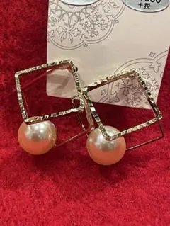 ゴールド四角フレームパールピアス