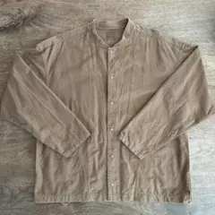 ベージュ ボタン付き スタンドカラーシャツ M