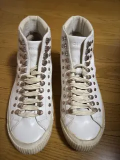 DIESEL スタッズ装飾 ホワイトハイカットスニーカー