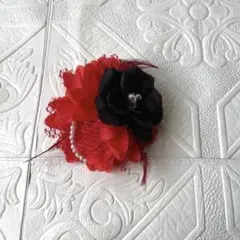 096 ハンドメイド コサージュ パール ビーズ　卒業式　入学式　レース　赤