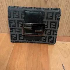 Fendi モノグラム ブラック 二つ折り財布