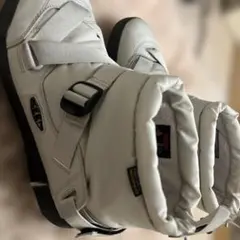 KEEN 防水防寒ブーツ ホワイトのサムネイル