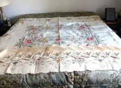 香港ヴィンテージ　刺繍　テーブルクロス お揃いのナプキン12枚OOAK刺繍花柄