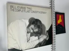 Item thumbnail for item 2e28167e-becb-47dc-8d4c-87fb29d8b357