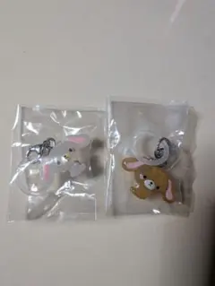 サンリオ　ゆるっと　めじるしアクセサリー　しろうさ　くろうさ　２つセット