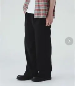 BEAMS HEART 2タックワイドスラックス M ブラック ウール10%のサムネイル