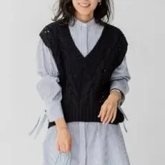 【サイズ44】23区 ライトケーブルニット　ベスト　Ｖネック　黒