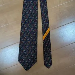 Salvatore Ferragamo 幾何学模様 ネクタイ
