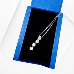 【極美品】4連ラインストーン ネックレス シルバーカラー 箱付き