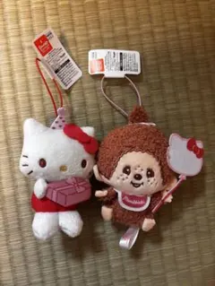 モンチッチ×ハローキティアニバーサリーおすわりマスコット2種