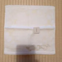 【新品タグ付】GIVENCHY ジバンシー　刺繍入り タオルハンカチ