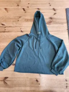 しまむら　Mサイズ　グリーン　パーカー