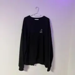 黒の長袖トレーナー刺繍ロゴ付き