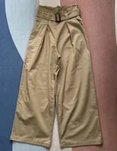 GU ベージュワイドパンツ