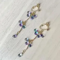 チェコビーズのロングドロップイヤリング青紫色