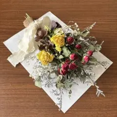 ＊ドライフラワースワッグ　No.40＊ユーカリ バラ　ラナンキュラス