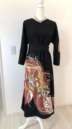 黒留袖ロングドレス 金の刺繍が華やかな柄　　120㎝　丈詰め不可