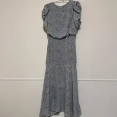 【フリーズマート】美品　シフォンワンピース　ロング丈　フレア　ブルー　花柄