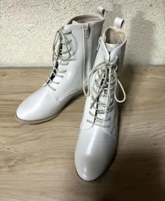 レースアップブーツ　アイボリー　M