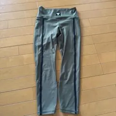 UNDER ARMOUR トレーニングタイツ レギンス カーキのサムネイル