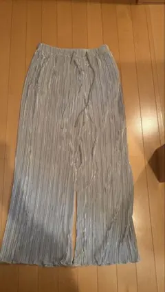 シルバー プリーツ ロングスカート