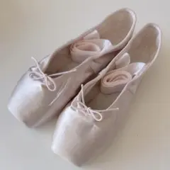 試着のみトウシューズ ☆ チャコット　オデット　23.5cm　D　M　ハート柄インソール　リボン・ゴム付き　トウレザー貼り　ソール刻印あり