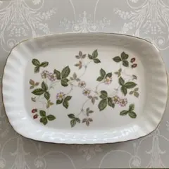 WEDGWOOD WILD STRAWBERRY 長方形皿