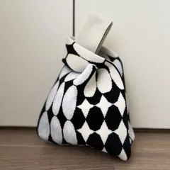 ニットトートバッグ モノトーン 幾何学模様