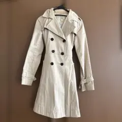 ベージュ トレンチコート ダブルブレスト