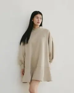 PUMA×SNIDELスウェットワンピース オリーブ