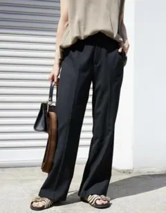 新品タグ付き★FRAMeWORK  フレームワーク セミフレアパンツ 黒　36 FRAMeWORK スラックス パンツ 「追加」セミフレアパンツ