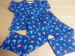 恐竜柄パジャマ 　丸高衣料　 120サイズ