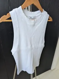 【3/8まで】ザラ　リブ　ノースリーブ　トップス