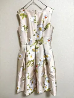 美品 L’EST ROSE 花柄フレアワンピース M 上品 光沢フォーマル結婚式