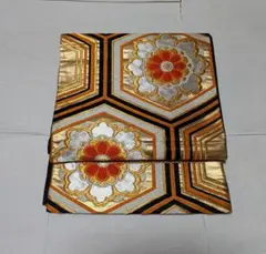 華やかな亀甲花柄袋帯