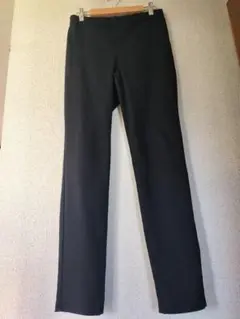 【GU 】カジュアル黒パンツ ウエスト後側ゴム ポケット付き