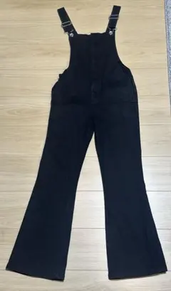 ジーナシス　フレアパンツ　サロペット　ブラック